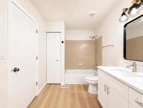 2912 White Thorn Circle Naperville IL 60564
