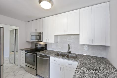5701 North Sheridan Road Chicago IL 60660