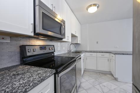 5701 North Sheridan Road Chicago IL 60660