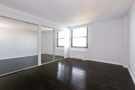 5701 North Sheridan Road Chicago IL 60660