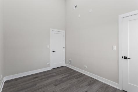 3214 West Lawrence Avenue Chicago IL 60625