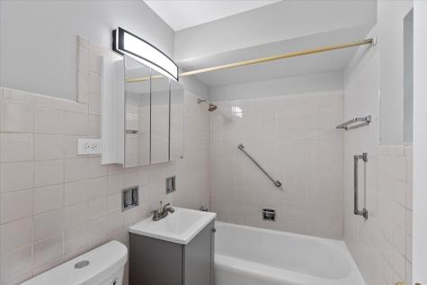 6256 West 64th Place Chicago IL 60638