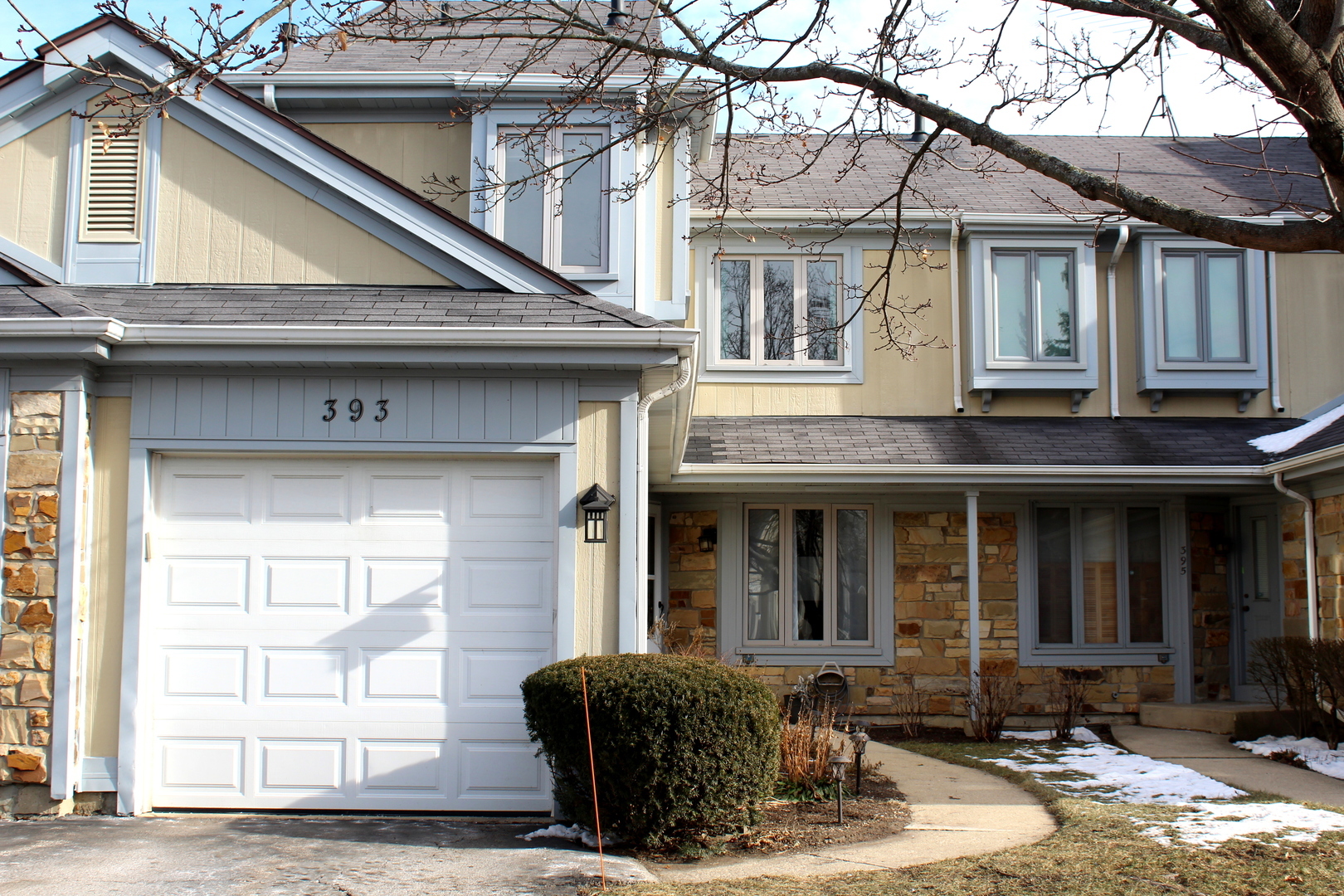 393 Catbird Lane Deerfield IL 60015