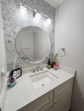 393 Catbird Lane Deerfield IL 60015