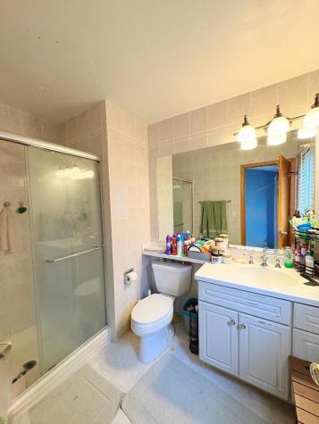 393 Catbird Lane Deerfield IL 60015