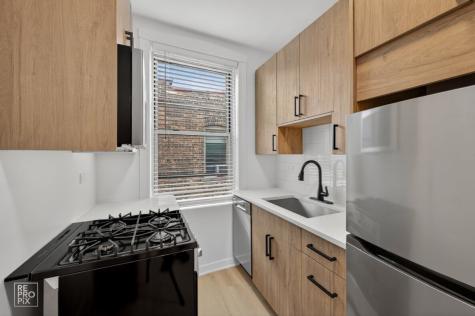 6971 North Bell Avenue Chicago IL 60645