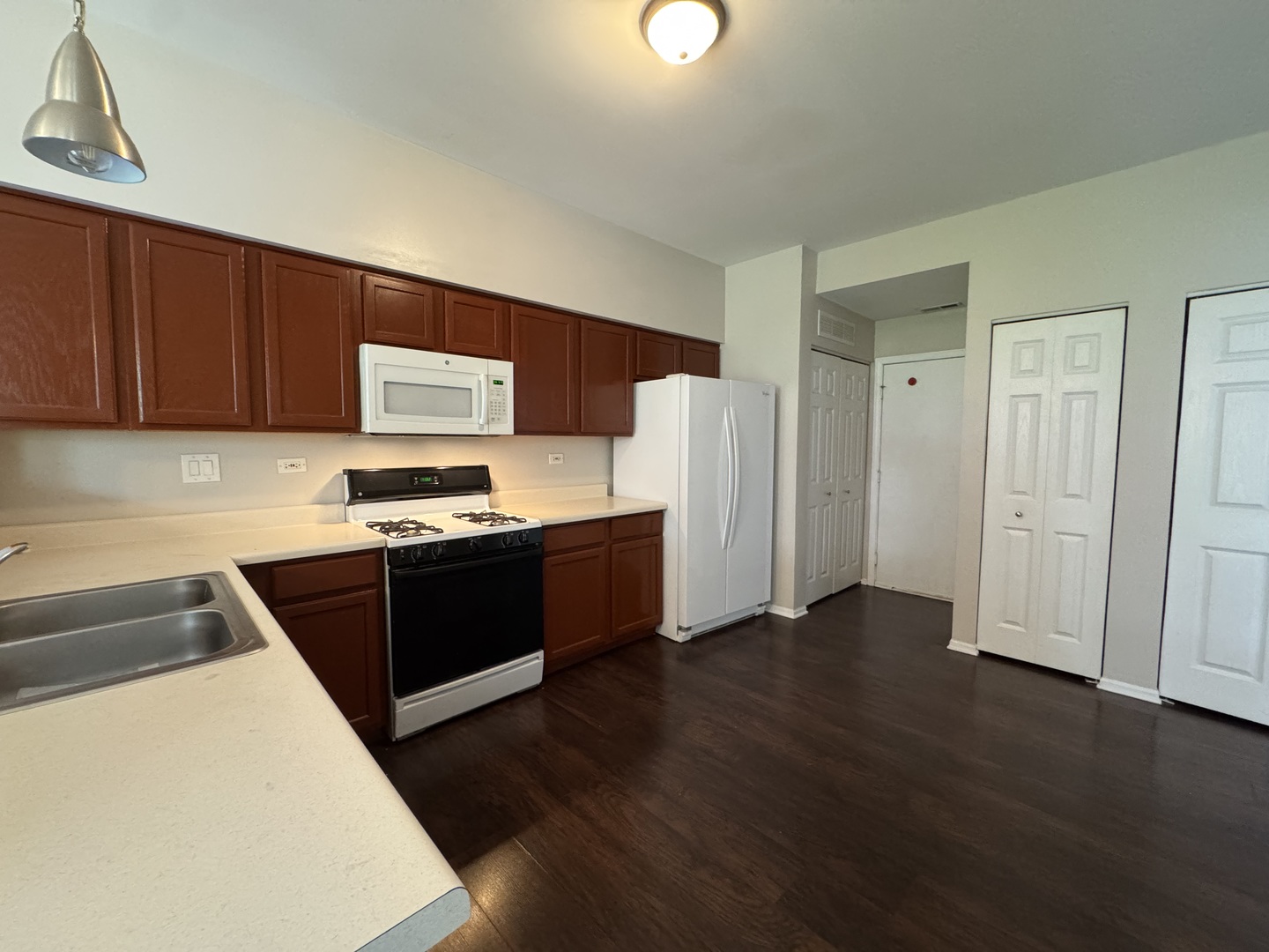 1913 Golden Gate Lane Naperville IL 60563