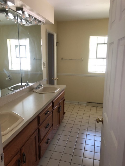 806 South Summit Avenue Villa Park IL 60181