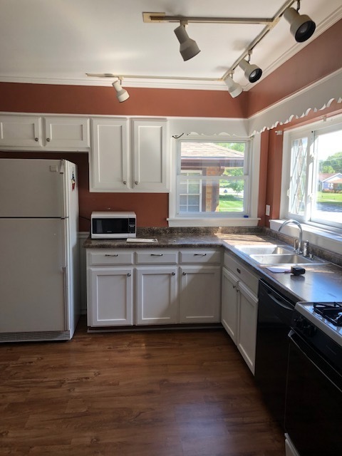 806 South Summit Avenue Villa Park IL 60181
