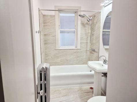7826 South Bennett Avenue Chicago IL 60649