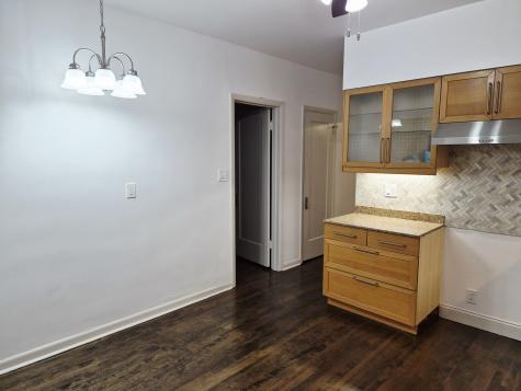 7826 South Bennett Avenue Chicago IL 60649