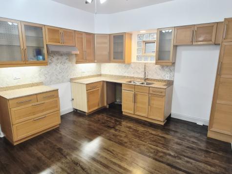 7826 South Bennett Avenue Chicago IL 60649