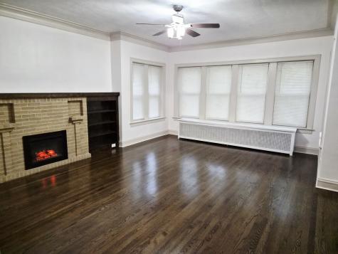 7826 South Bennett Avenue Chicago IL 60649