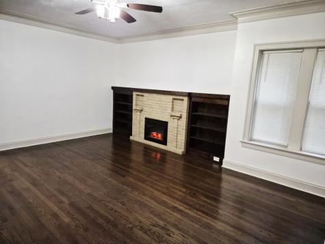 7826 South Bennett Avenue Chicago IL 60649
