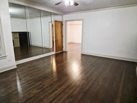 7826 South Bennett Avenue Chicago IL 60649