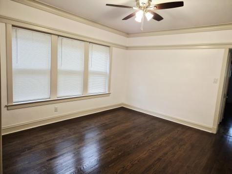 7826 South Bennett Avenue Chicago IL 60649