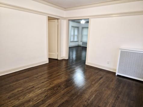7826 South Bennett Avenue Chicago IL 60649