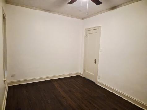7826 South Bennett Avenue Chicago IL 60649
