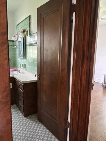 994 Greenview Avenue Des Plaines IL 60016