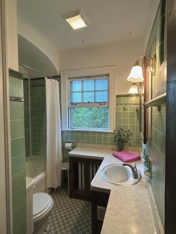 994 Greenview Avenue Des Plaines IL 60016