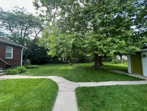 994 Greenview Avenue Des Plaines IL 60016