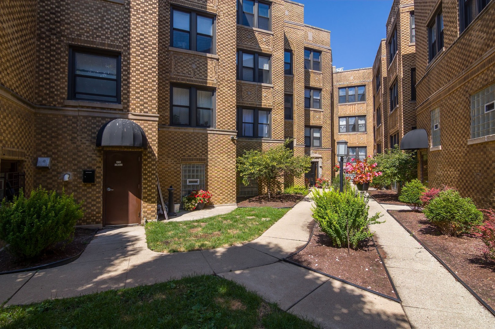 3735 North Kimball Avenue Chicago IL 60618