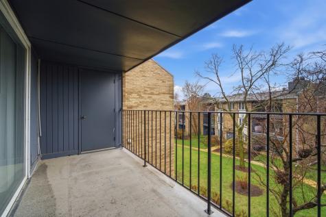 2113 Ammer Ridge Court Glenview IL 60025