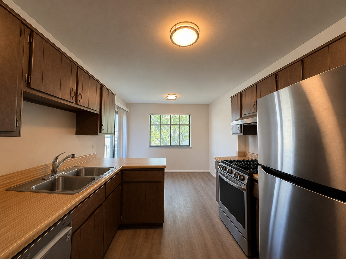 355 Lambert Drive Schaumburg IL 60193