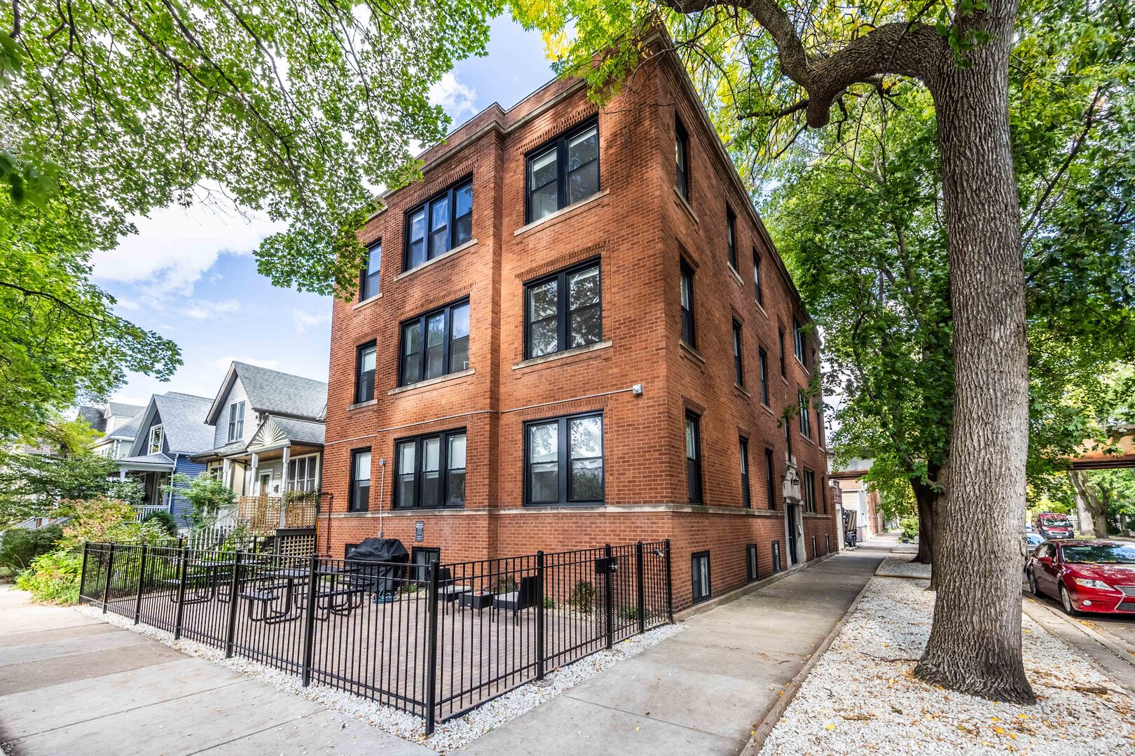4638 North Hamilton Avenue Chicago IL 60625