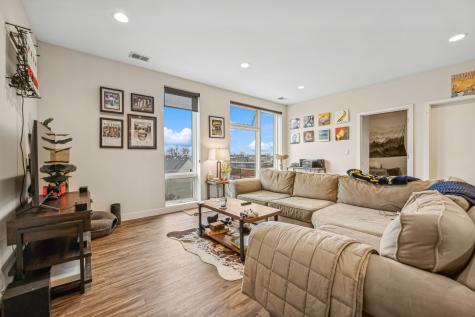 1045 West Cornelia Avenue Chicago IL 60657
