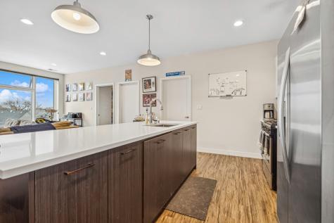 1045 West Cornelia Avenue Chicago IL 60657