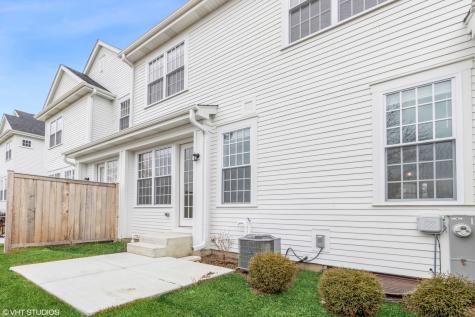 738 Derby Lane Barrington IL 60010