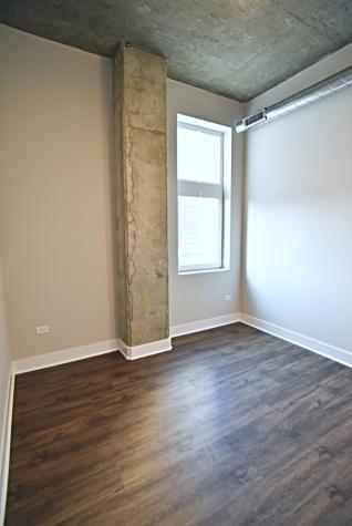 3833 North Broadway Street Chicago IL 60613