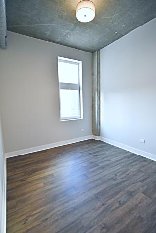 3833 North Broadway Street Chicago IL 60613