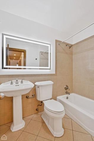 4544 North Western Avenue Chicago IL 60625