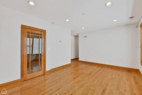 4544 North Western Avenue Chicago IL 60625