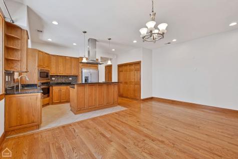 4544 North Western Avenue Chicago IL 60625