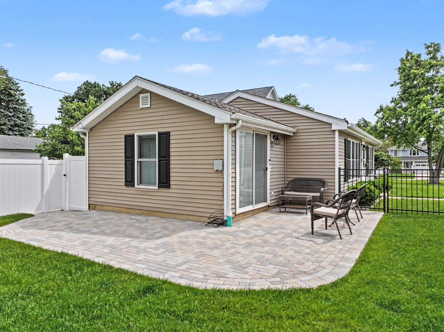 630 South Charlotte Street Lombard IL 60148