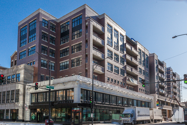 3833 North Broadway Street Chicago IL 60613
