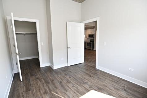 3833 North Broadway Street Chicago IL 60613