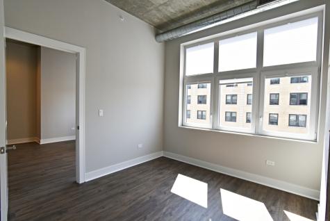 3833 North Broadway Street Chicago IL 60613