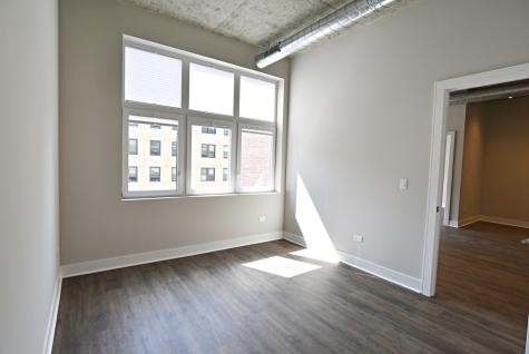 3833 North Broadway Street Chicago IL 60613