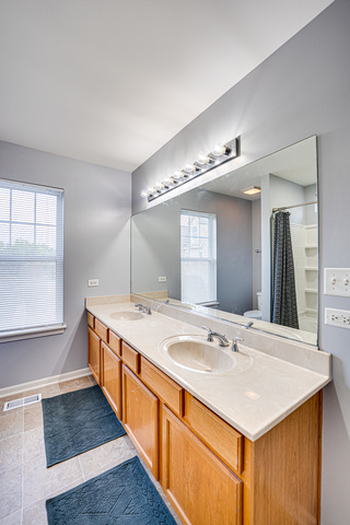 3355 Kentshire Circle Aurora IL 60504