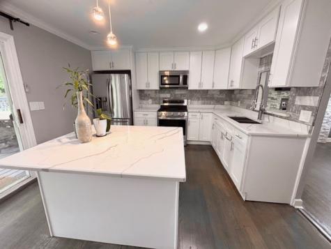 611 Nelson Avenue Romeoville IL 60446