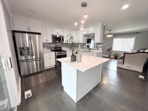 611 Nelson Avenue Romeoville IL 60446