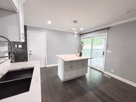 611 Nelson Avenue Romeoville IL 60446