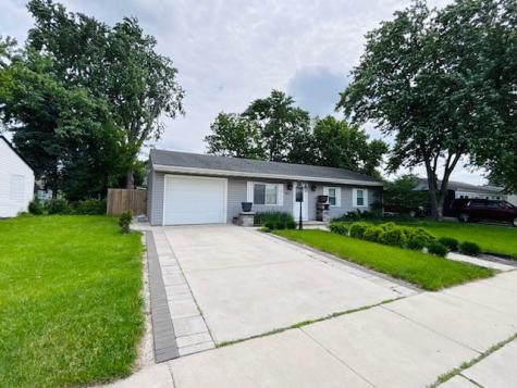 611 Nelson Avenue Romeoville IL 60446