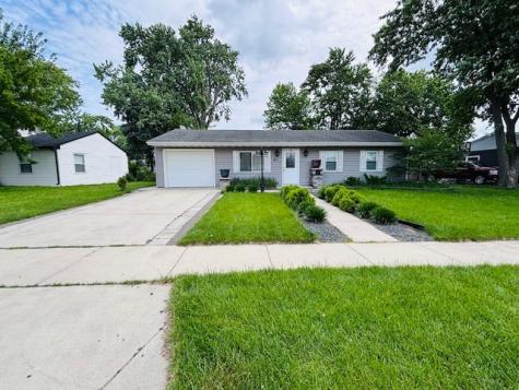 611 Nelson Avenue Romeoville IL 60446
