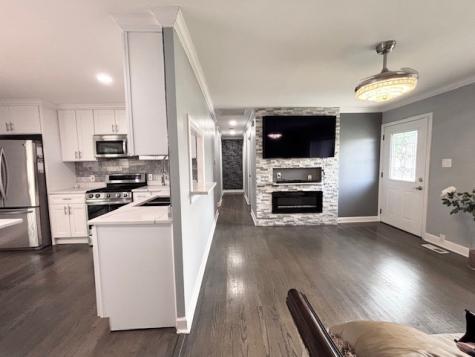 611 Nelson Avenue Romeoville IL 60446