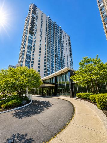 5701 North Sheridan Road Chicago IL 60660